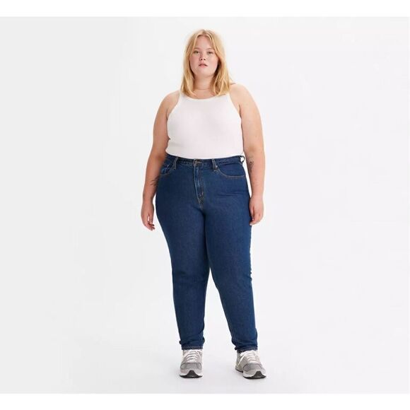 Levi's® Premium Women’s 80’s Mom Jean in Running Errands Dark Wash - Picture 1 of 15